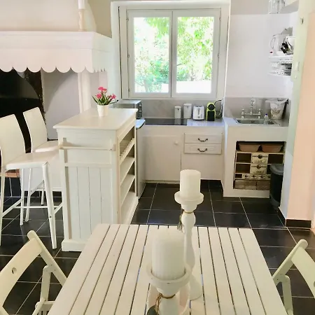 La Colline Des Oliviers Guest house